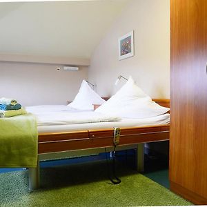 Standard Zimmer mit zwei Einzelbetten